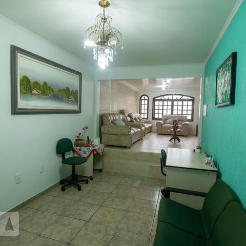 Casa à venda com 345m², 4 quartos e 1 vagaSala