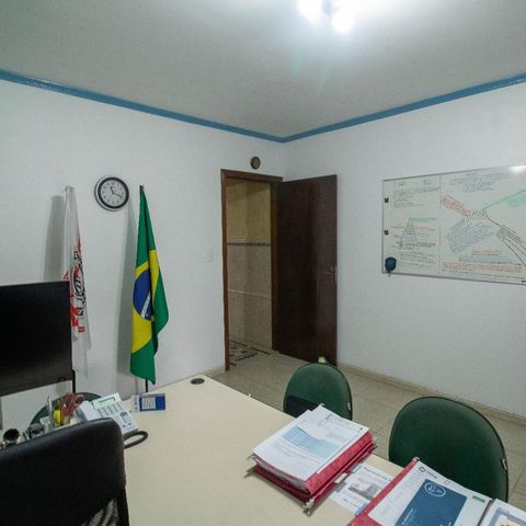 Casa à venda com 345m², 4 quartos e 1 vagaSuíte 2