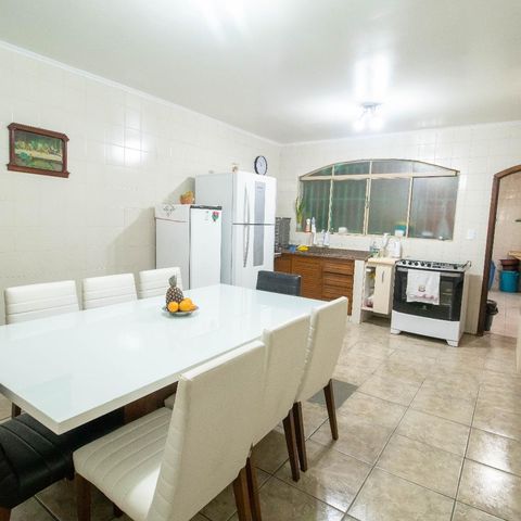 Casa à venda com 345m², 4 quartos e 1 vagaCozinha