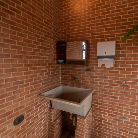 Casa à venda com 345m², 4 quartos e 1 vagaÁrea de serviço 2