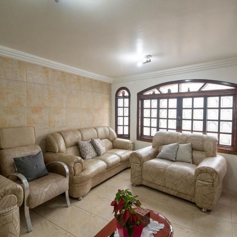 Casa à venda com 345m², 4 quartos e 1 vagaSala
