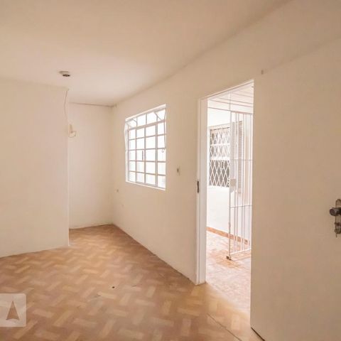 Casa à venda com 94m², 3 quartos e 2 vagasQuarto de Serviço