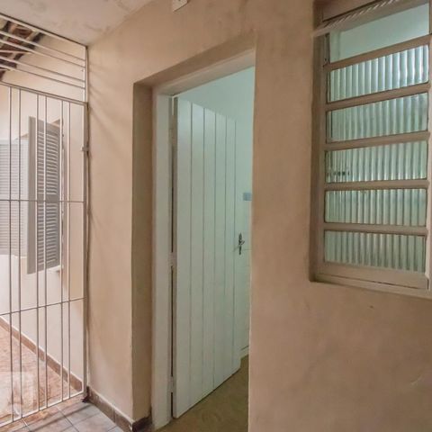 Casa à venda com 94m², 3 quartos e 2 vagasÁrea de Serviço E Quintal