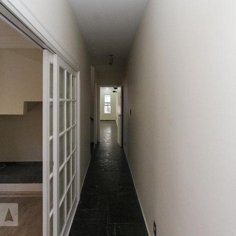 Casa à venda com 177m², 3 quartos e 2 vagasCorredor