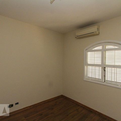 Casa à venda com 177m², 3 quartos e 2 vagasQuarto