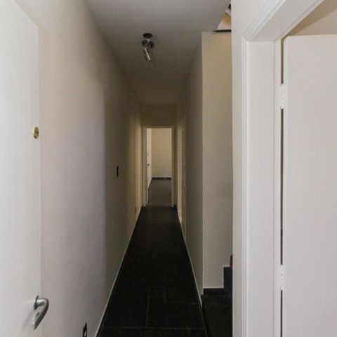 Casa à venda com 177m², 3 quartos e 2 vagasCorredor