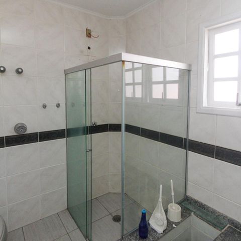 Casa à venda com 177m², 3 quartos e 2 vagasBanheiro