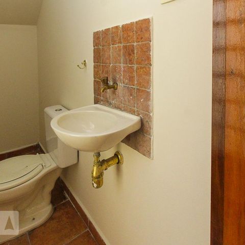 Casa à venda com 177m², 3 quartos e 2 vagaslavabo da edícula