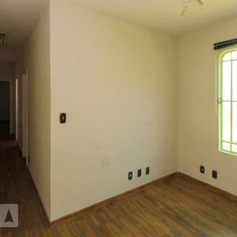 Casa à venda com 177m², 3 quartos e 2 vagasHall