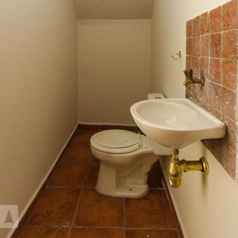 Casa à venda com 177m², 3 quartos e 2 vagaslavabo da edícula