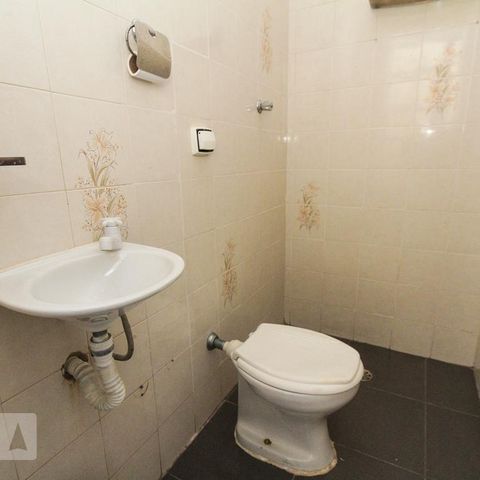 Casa à venda com 177m², 3 quartos e 2 vagasBanheiro de Serviço