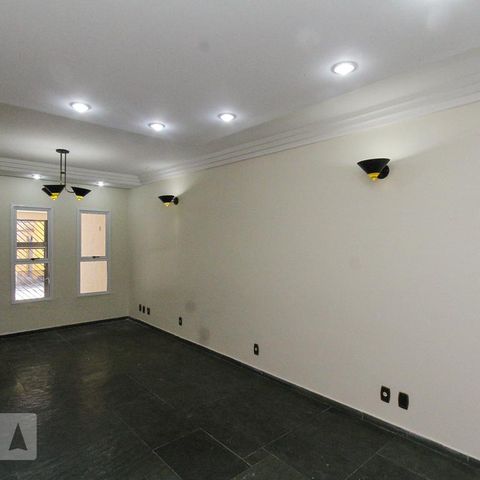 Casa à venda com 177m², 3 quartos e 2 vagasSala
