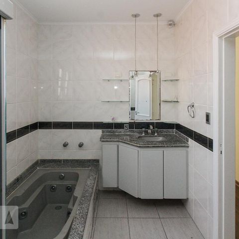 Casa à venda com 177m², 3 quartos e 2 vagasBanheiro