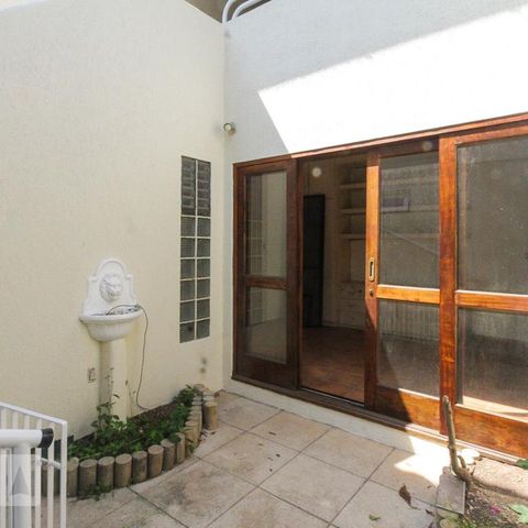 Casa à venda com 177m², 3 quartos e 2 vagasQuintal