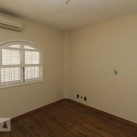 Casa à venda com 177m², 3 quartos e 2 vagasQuarto