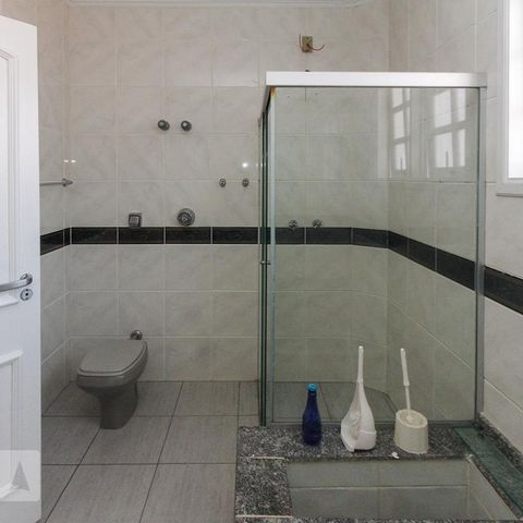 Casa à venda com 177m², 3 quartos e 2 vagasBanheiro