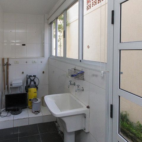 Casa à venda com 177m², 3 quartos e 2 vagasÁrea de Serviço