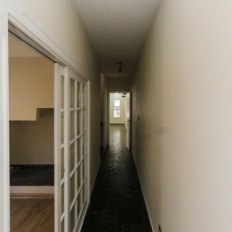 Casa à venda com 177m², 3 quartos e 2 vagasCorredor