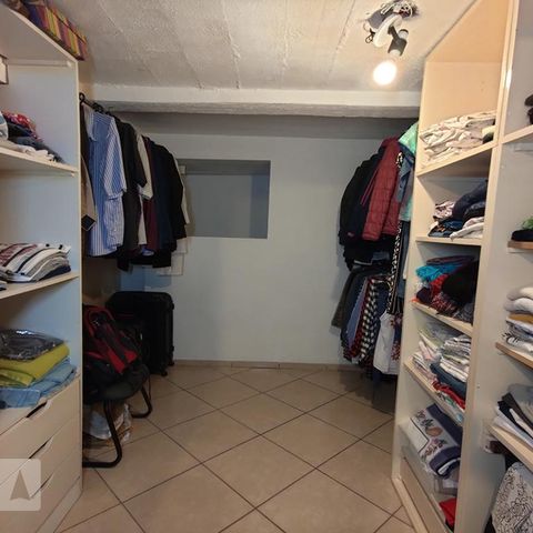 Casa à venda com 268m², 3 quartos e 1 vagaSala/Quarto