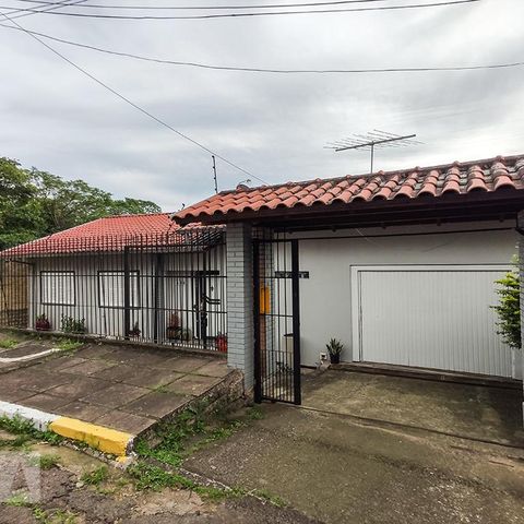 Casa à venda com 268m², 3 quartos e 1 vagaFachada