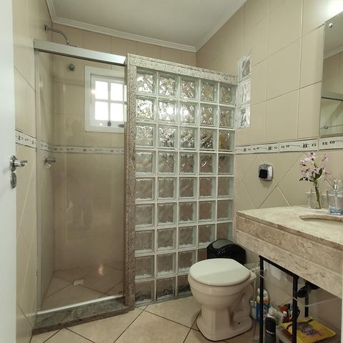 Casa à venda com 268m², 3 quartos e 1 vagaBanheiro