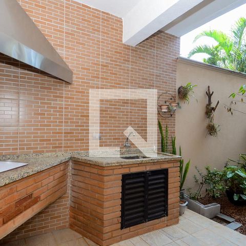 Casa à venda com 200m², 4 quartos e 4 vagasChurrasqueira