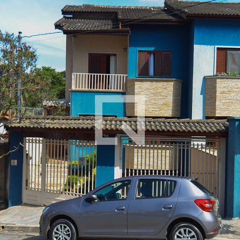 Casa à venda com 200m², 4 quartos e 4 vagasFachada