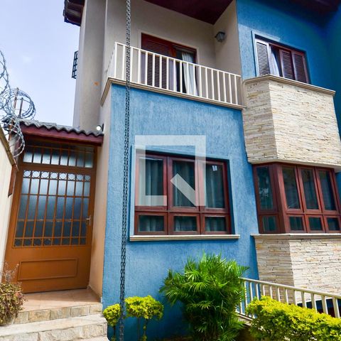 Casa à venda com 200m², 4 quartos e 4 vagasÁrea de Entrada