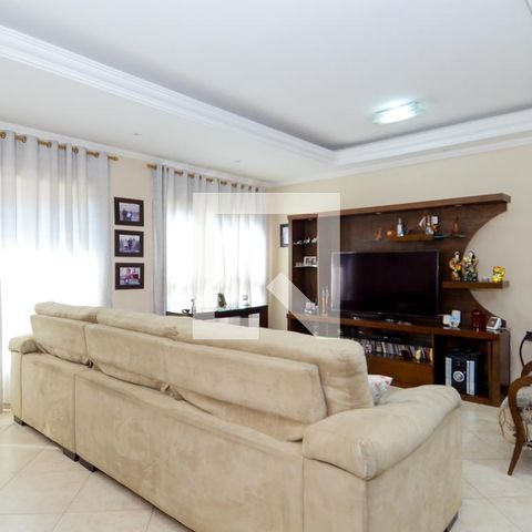 Casa à venda com 200m², 4 quartos e 4 vagasSala
