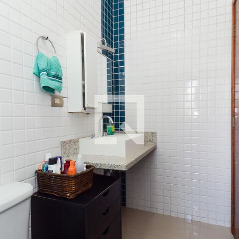 Casa à venda com 200m², 4 quartos e 4 vagasBanheiro da Suíte