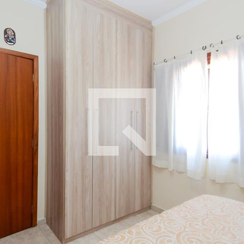 Casa à venda com 200m², 4 quartos e 4 vagasQuarto 3 - Suíte