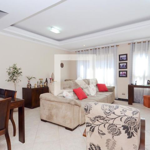 Casa à venda com 200m², 4 quartos e 4 vagasSala