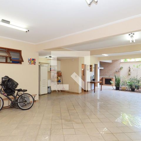 Casa à venda com 200m², 4 quartos e 4 vagasGaragem