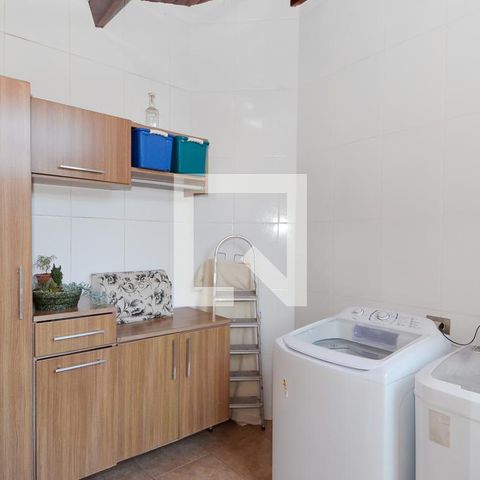 Casa à venda com 200m², 4 quartos e 4 vagasÁrea de Serviço