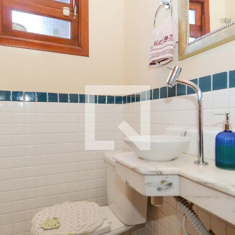 Casa à venda com 200m², 4 quartos e 4 vagasBanheiro