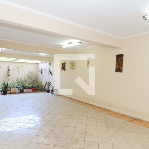Casa à venda com 200m², 4 quartos e 4 vagasGaragem