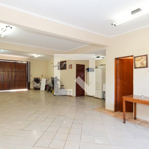 Casa à venda com 200m², 4 quartos e 4 vagasGaragem