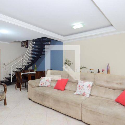 Casa à venda com 200m², 4 quartos e 4 vagasSala