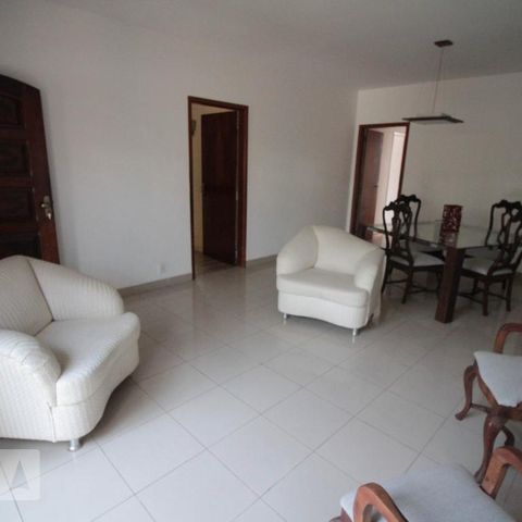 Casa à venda com 157m², 4 quartos e 3 vagasSala