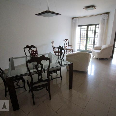 Casa à venda com 157m², 4 quartos e 3 vagasSala