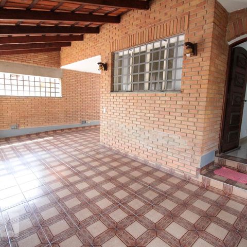 Casa à venda com 157m², 4 quartos e 3 vagasGaragem