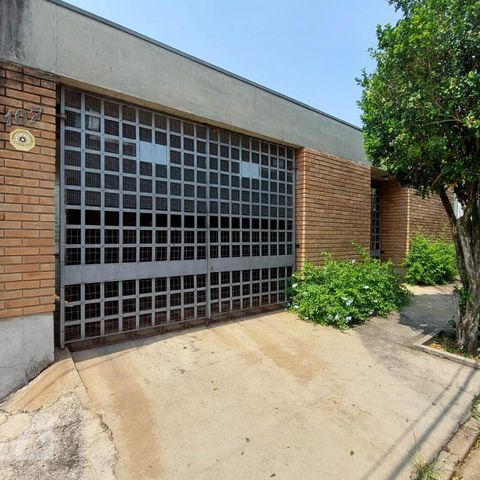 Casa à venda com 157m², 4 quartos e 3 vagasFachada