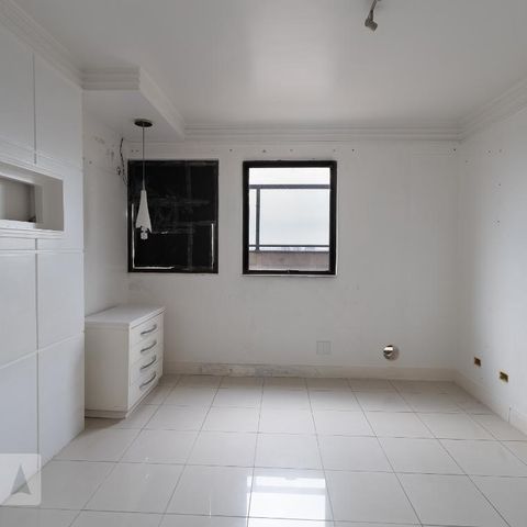 Apartamento à venda com 180m², 3 quartos e 2 vagasSuíte 2