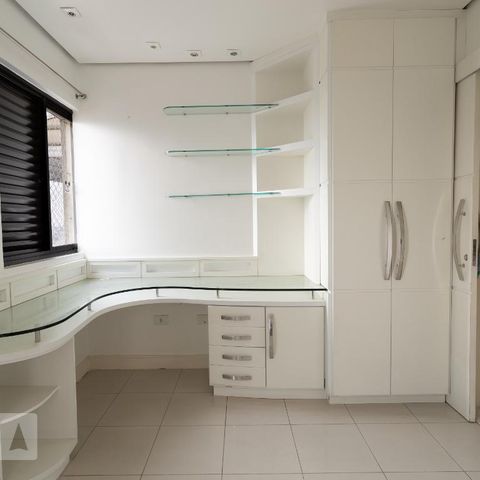 Apartamento à venda com 180m², 3 quartos e 2 vagasQuarto
