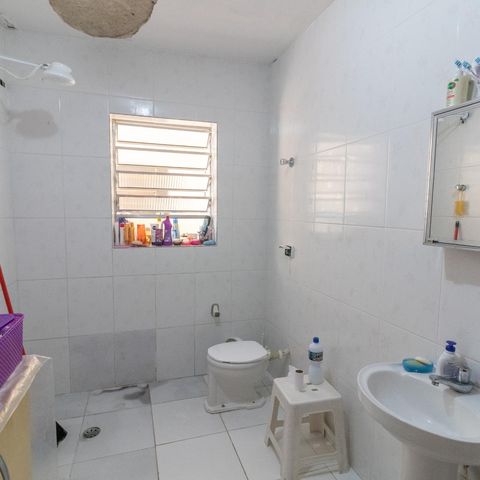 Casa à venda com 250m², 4 quartos e 2 vagasBanheiro 2