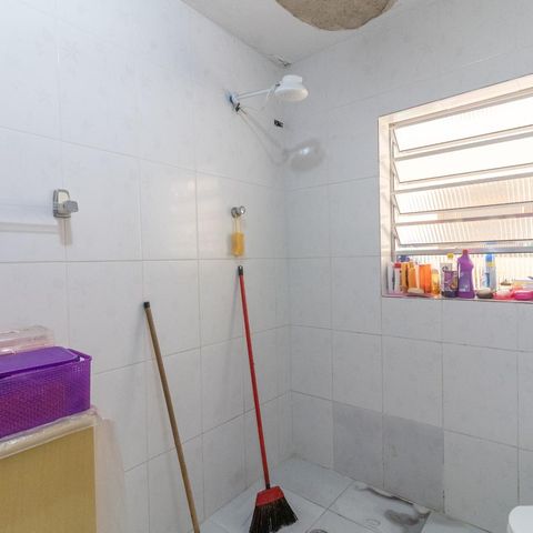 Casa à venda com 250m², 4 quartos e 2 vagasBanheiro 2
