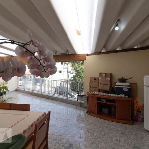 Casa à venda com 250m², 4 quartos e 2 vagasQuarto 1 vista