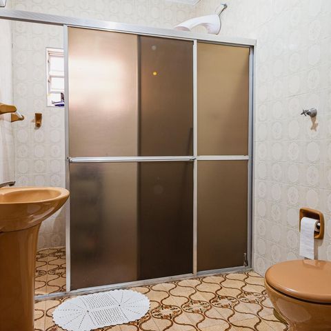 Casa à venda com 400m², 3 quartos e 2 vagasCasa 01 - Banheiro