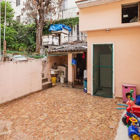 Casa à venda com 400m², 3 quartos e 2 vagasCasa 02 - Quintal