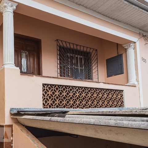 Casa à venda com 400m², 3 quartos e 2 vagasFachada